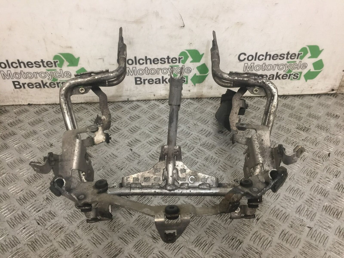 BMW R1100 S R 1100 S FAIRING BRACKET  YEAR 1999 (STOCK 797)