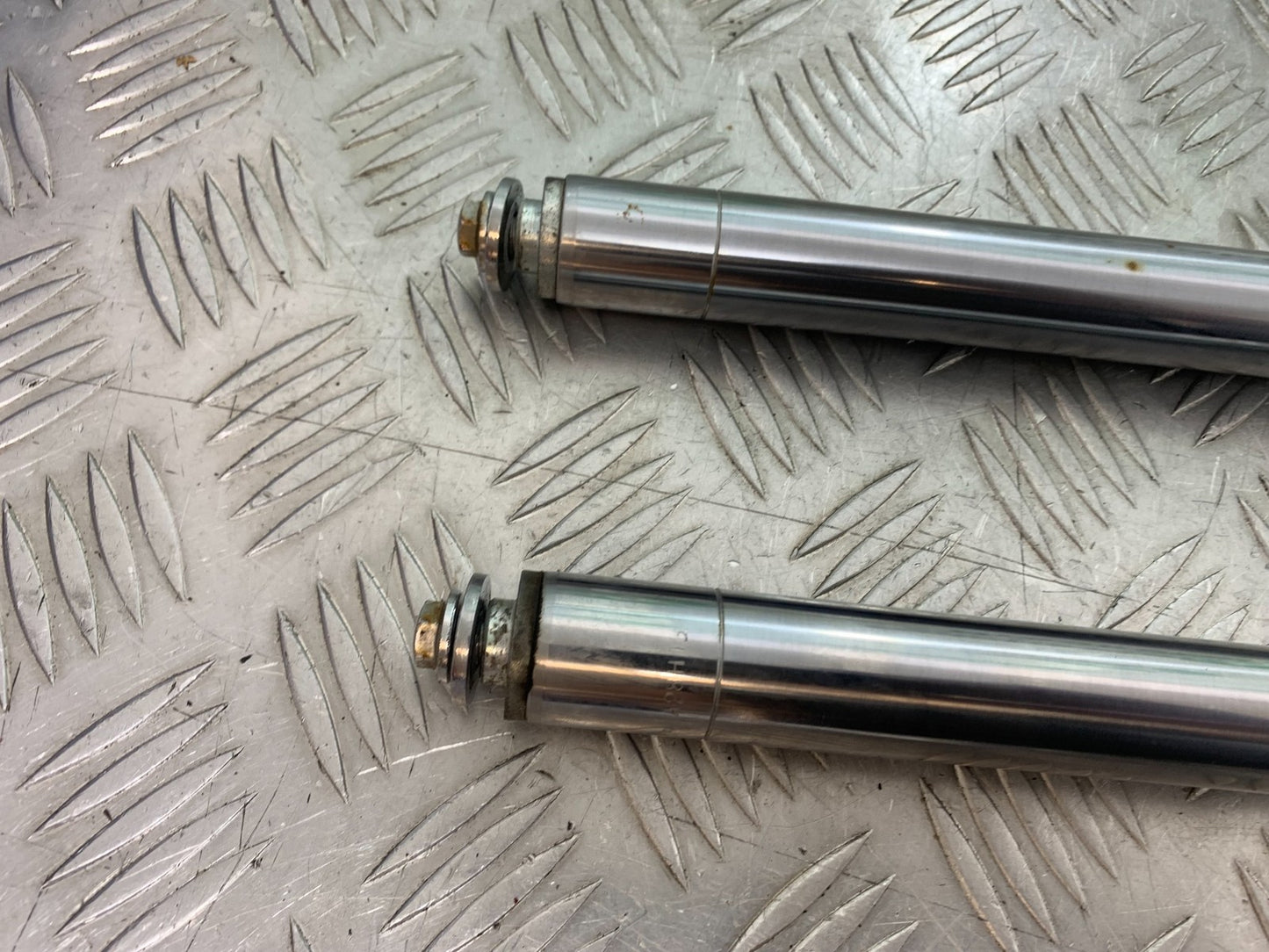 HONDA CBF125 CBF 125 FORKS YEAR 2009-14 (CMB1182)