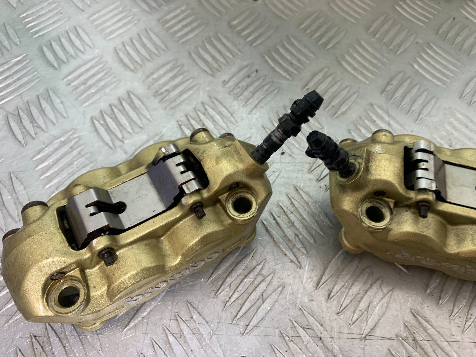 APRILIA TUONO 1000 V4 FRONT BRAKE CALIPERS  YEAR 2013-2014  (CMB1239)