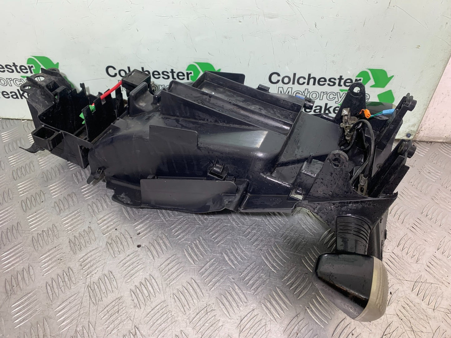 HONDA CBR1100 BLACKBIRD REAR MUDGUARD AND INDICATORS   YEAR 1999-2005 (CMB1232)