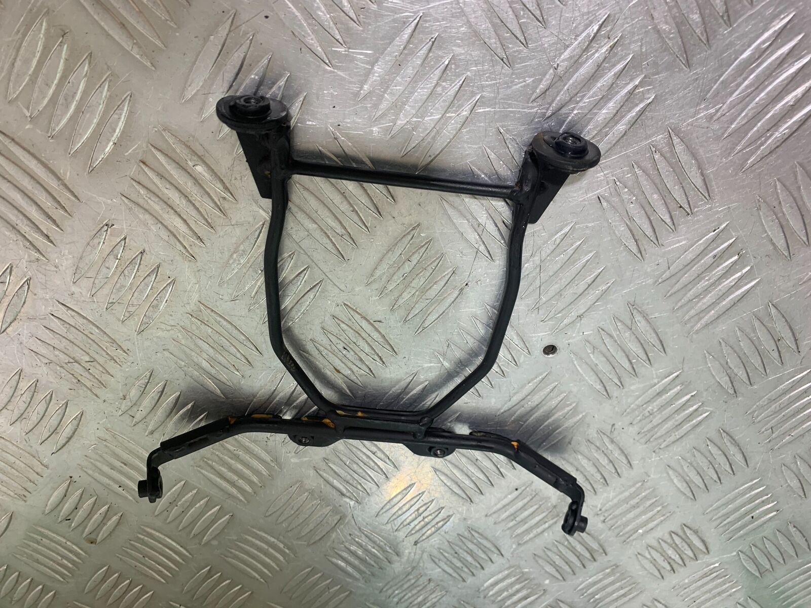 SINNIS TERRAIN 125 HEADLIGHT BRACKET    YEAR 2024 (CMB1072)