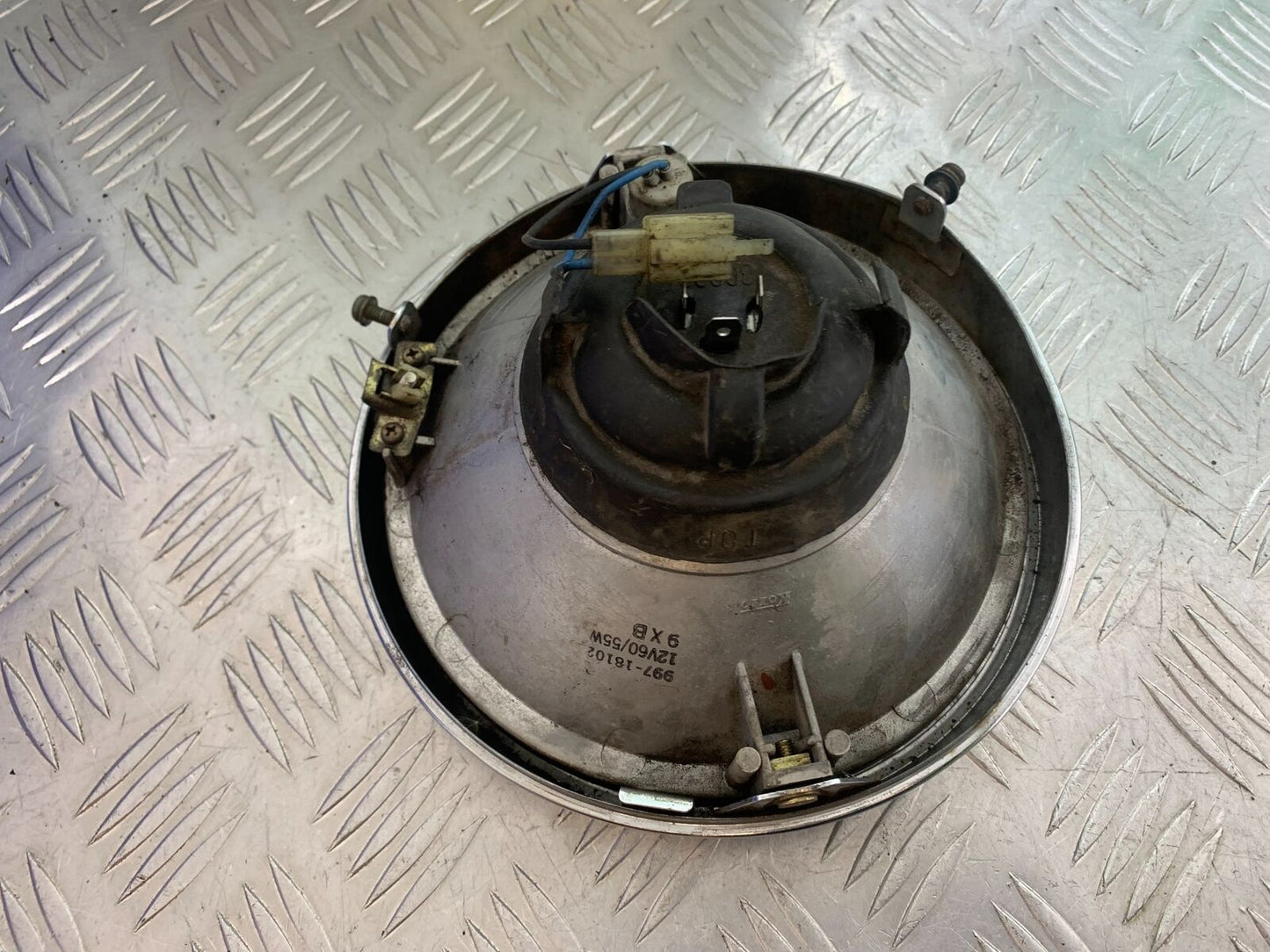 YAMAHA XJR1300 XJR 1300 HEADLIGHT  YEAR  1999-2003 (CMB1119)