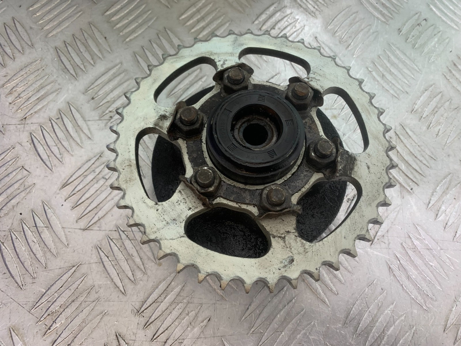 BENELLI BN125 BN 125 REAR SPROCKET CARRIER  YEAR 2018-2021 (CMB1245)