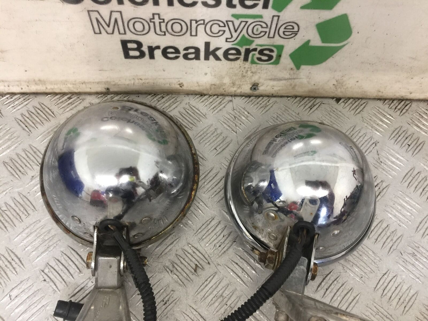 SUZUKI GSF600 GSF 600 BANDIT HEADLIGHTS YEAR 2002 (STOCK 852)