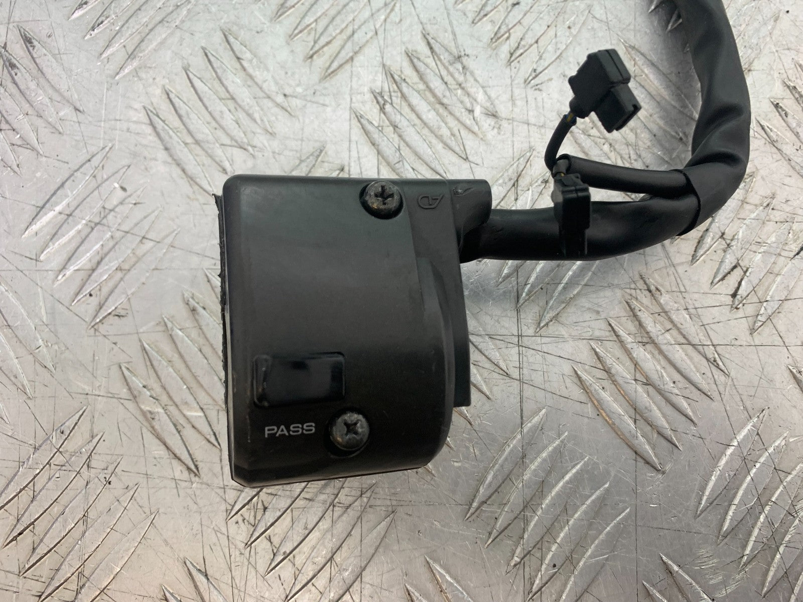 YAMAHA YZF R1 4C8 LEFT SWITCH GEAR YEAR 2007-2008 (CMB1237)