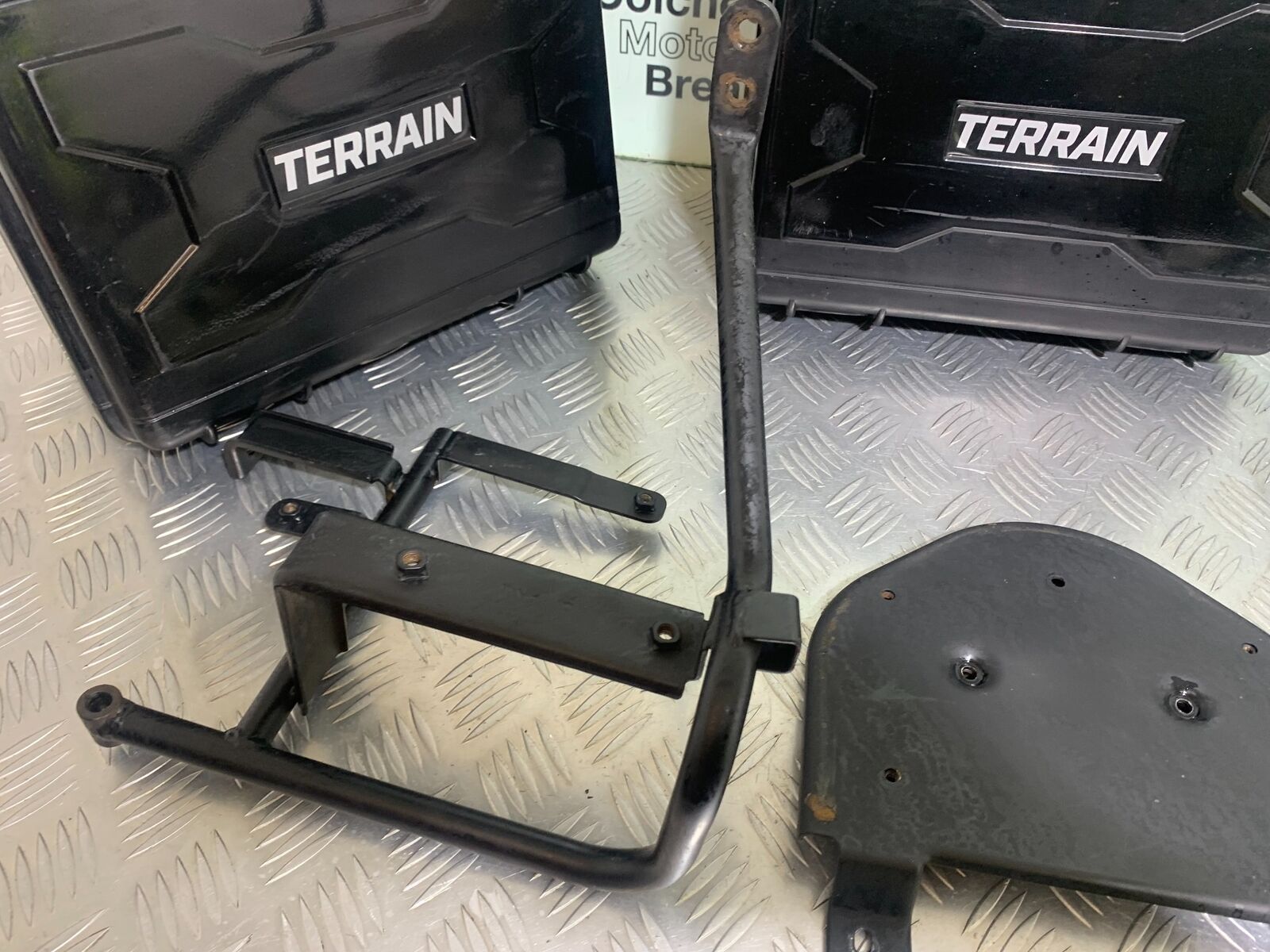 SINNIS TERRAIN 125 TOP BOX PANNIERS RACK   YEAR 2024 (CMB1072)