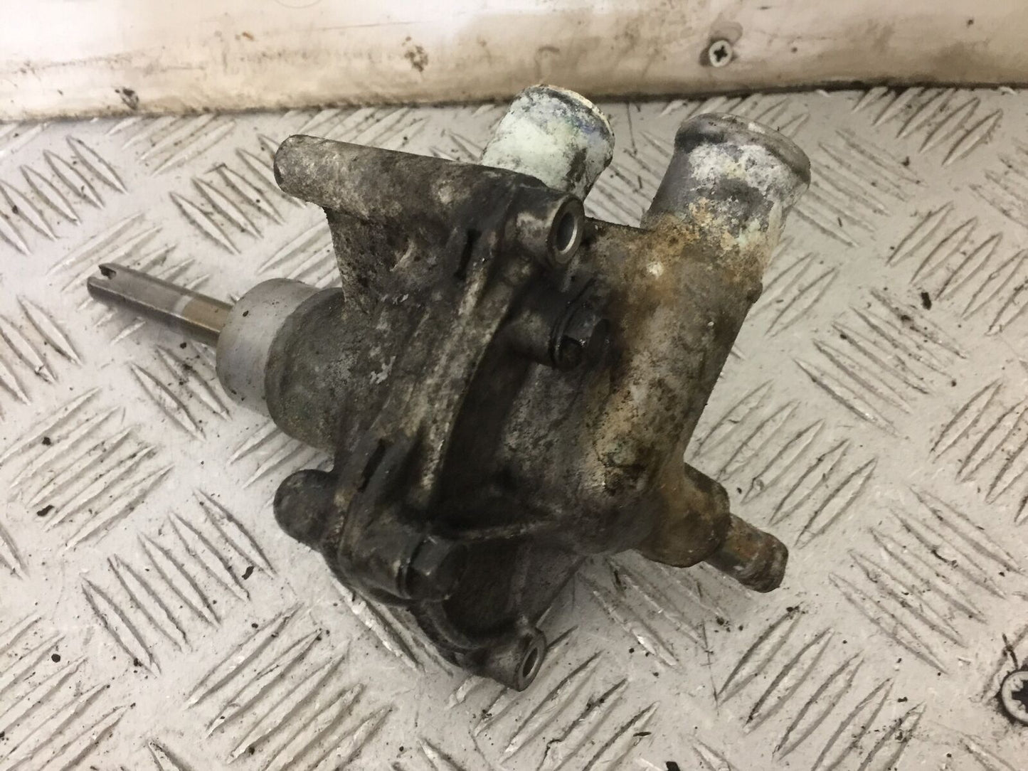 HONDA VFR800 VFR 800 PRE V-TEC WATER PUMP  YEAR 1998-2001 (STOCK 824)