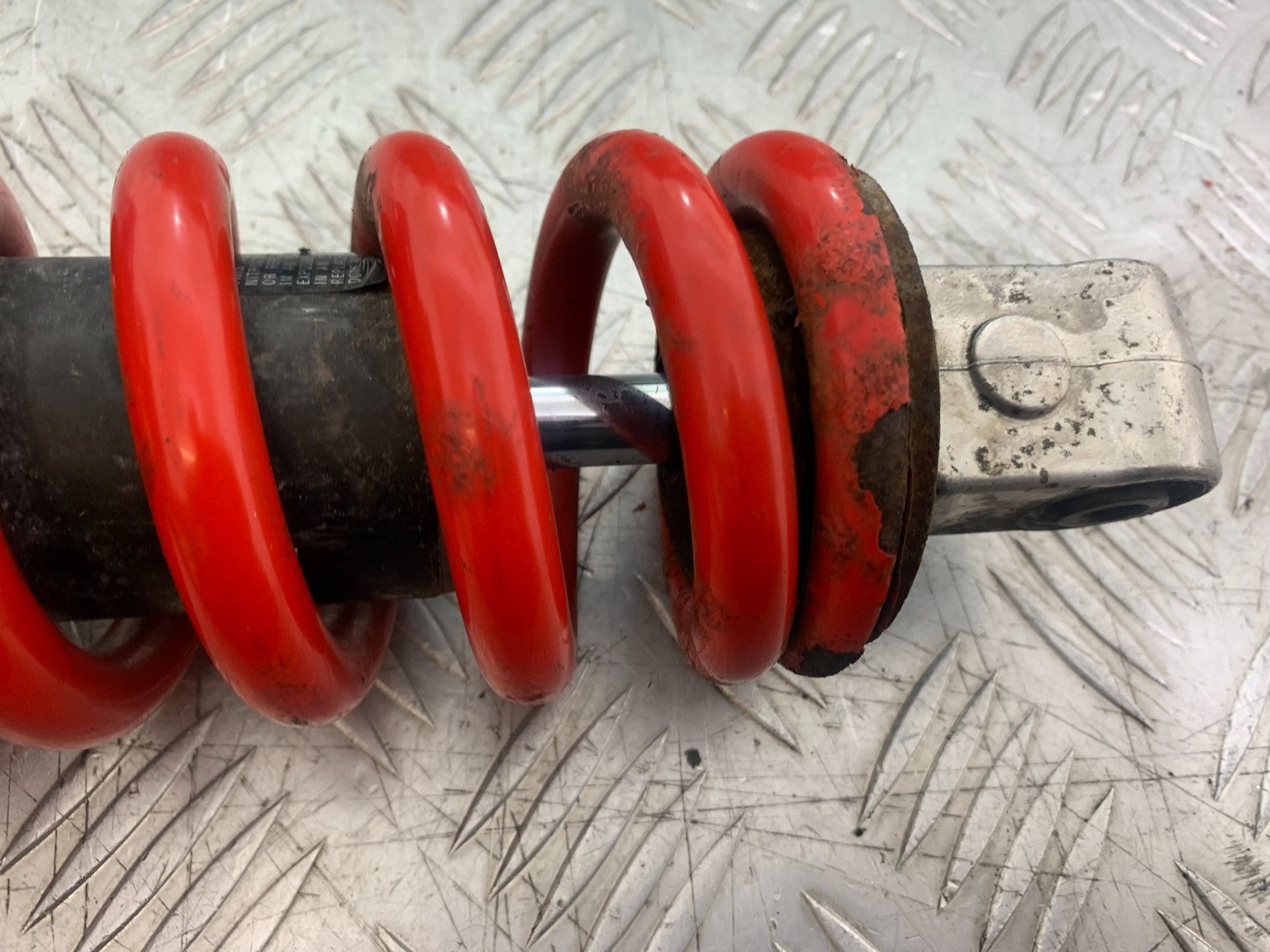 TRIUMPH 1050 SPRINT ST REAR SHOCK  YEAR 2004-2007 (CMB1197)