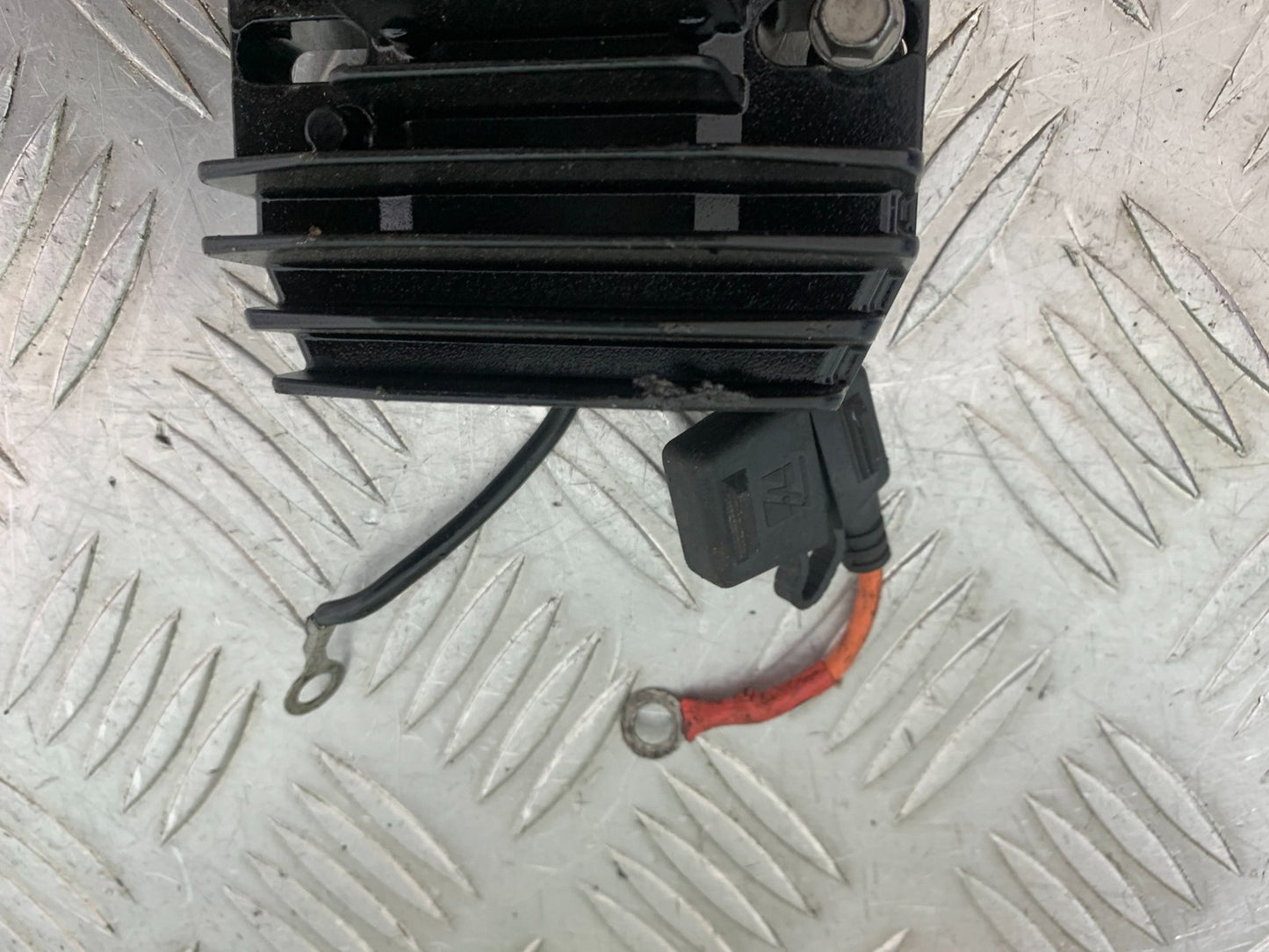 TRIUMPH SPEED TRIPLE R 1050 REGULATOR   2009 (CMB1183)