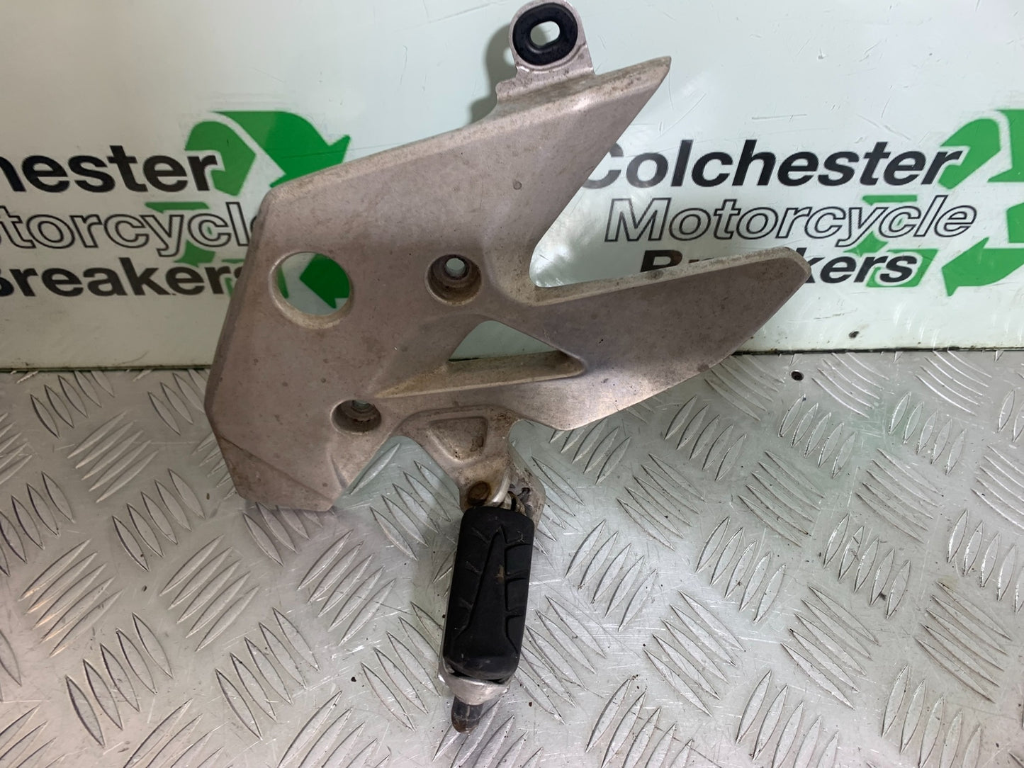 HONDA CBR500R CBR 500 R FRONT LEFT HANGER  YEAR 2012-16 (CMB1151)