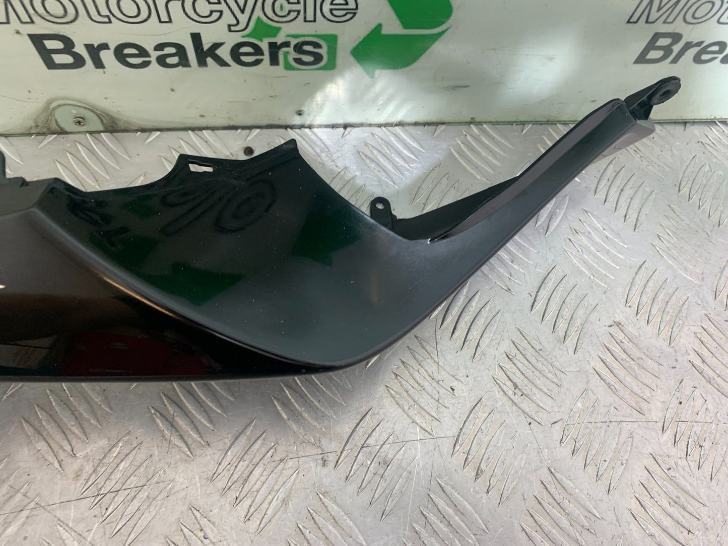 KAWASAKI ZX10R ZX10 R RIGHT SEAT PANEL  2008-2010 (CMB1206)