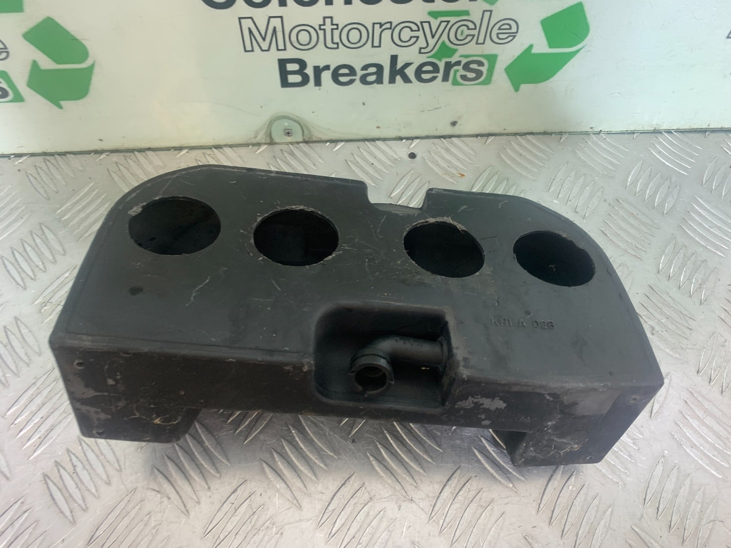 KAWASAKI GT550 GT 550 AIRBOX   YEAR 1984-87 (CMB1141)