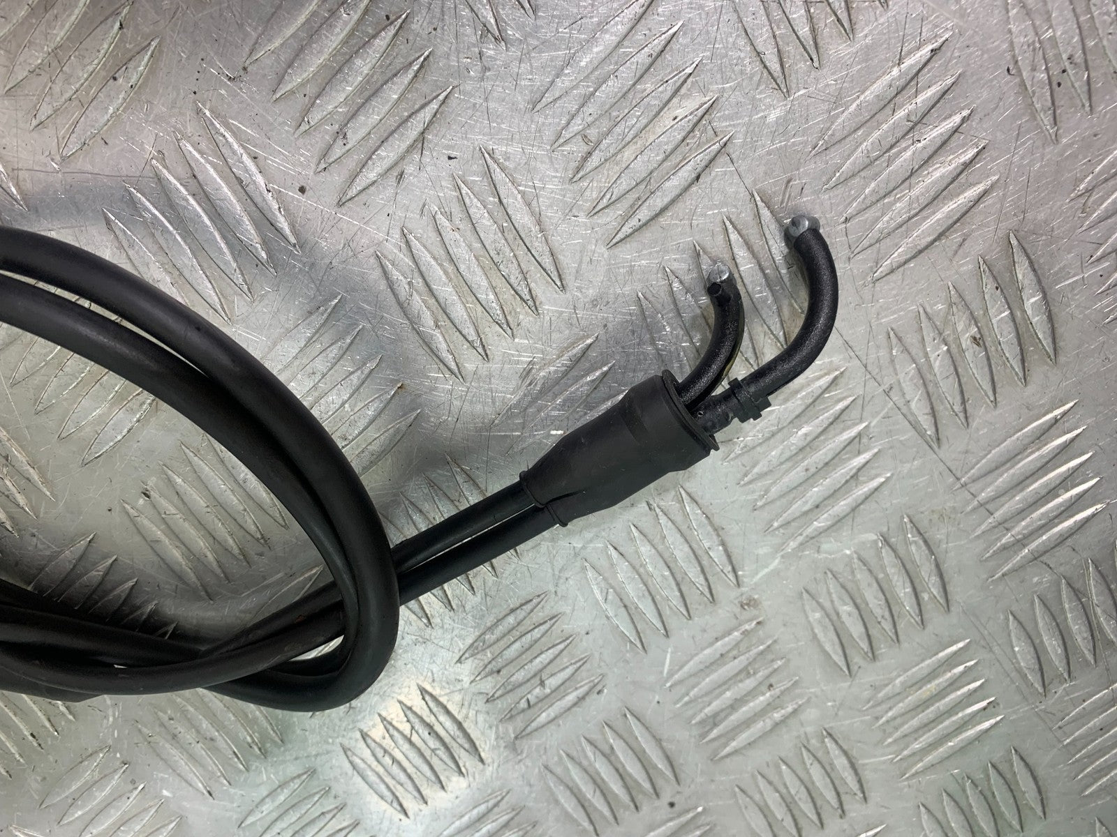 TRIUMPH 1050 SPRINT ST THROTTLE CABLES   2004-2007 (CMB1197)