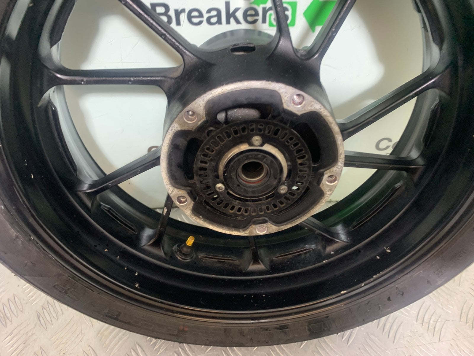 YAMAHA YZF R7 REAR WHEEL YEAR 2022-2025 (CMB1255)