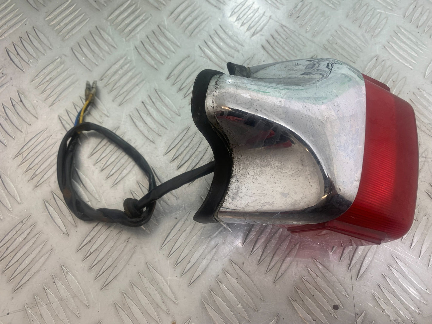 YAMAHA XV535 XV 535 VIRAGO REAR LIGHT   YEAR 1994-02 (CMB1139)