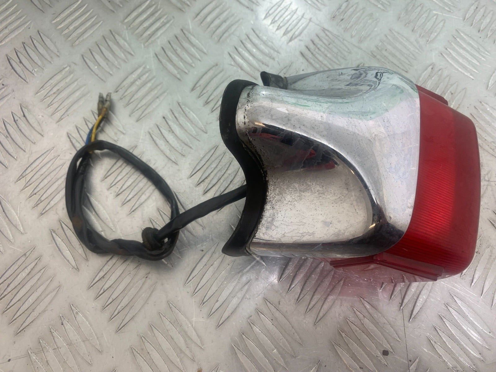 YAMAHA XV535 XV 535 VIRAGO REAR LIGHT   YEAR 1994-02 (CMB1139)