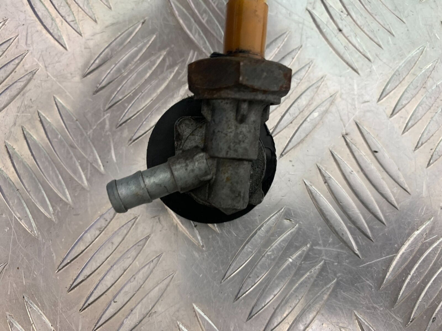 HONDA NTV 650 REVERE PETROL TAP  YEAR 1988-1996  (CMB1025))