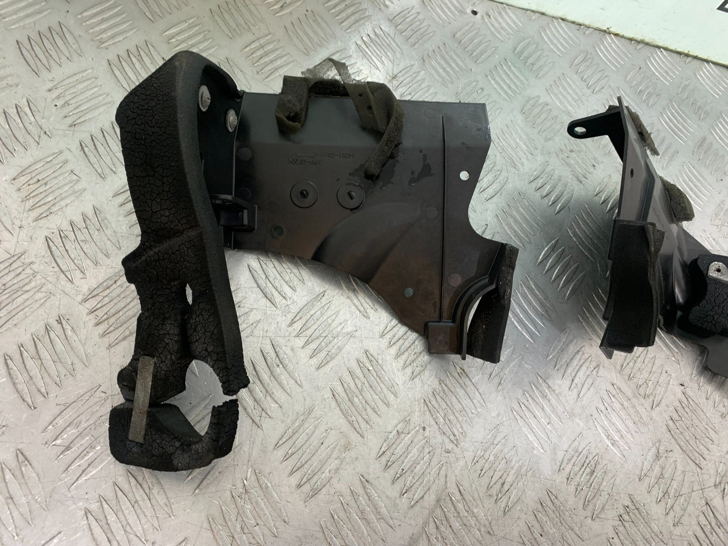 KAWASAKI GTR1400 GTR 1400 INFILL  BRACKETS   YEAR 2007-2009 (CMB1306)