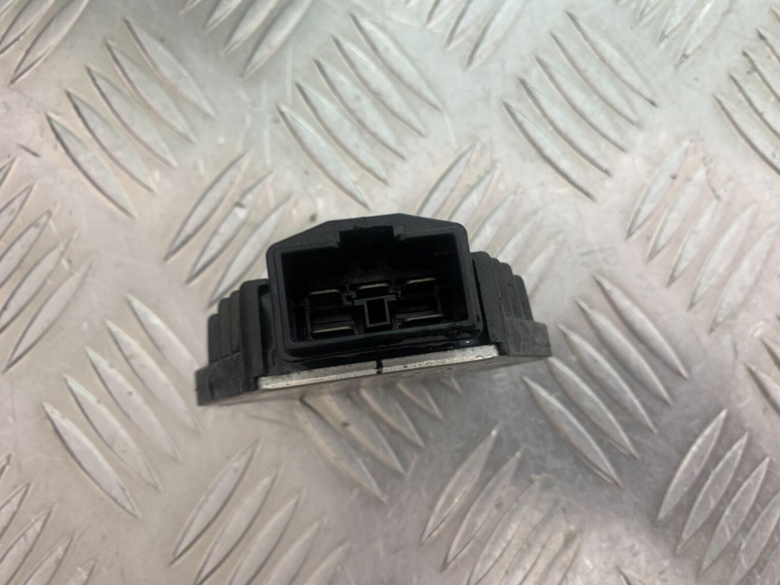 HONDA CBR125 CBR 125 REGULATOR  YEAR 2004-06  (CMB1040)