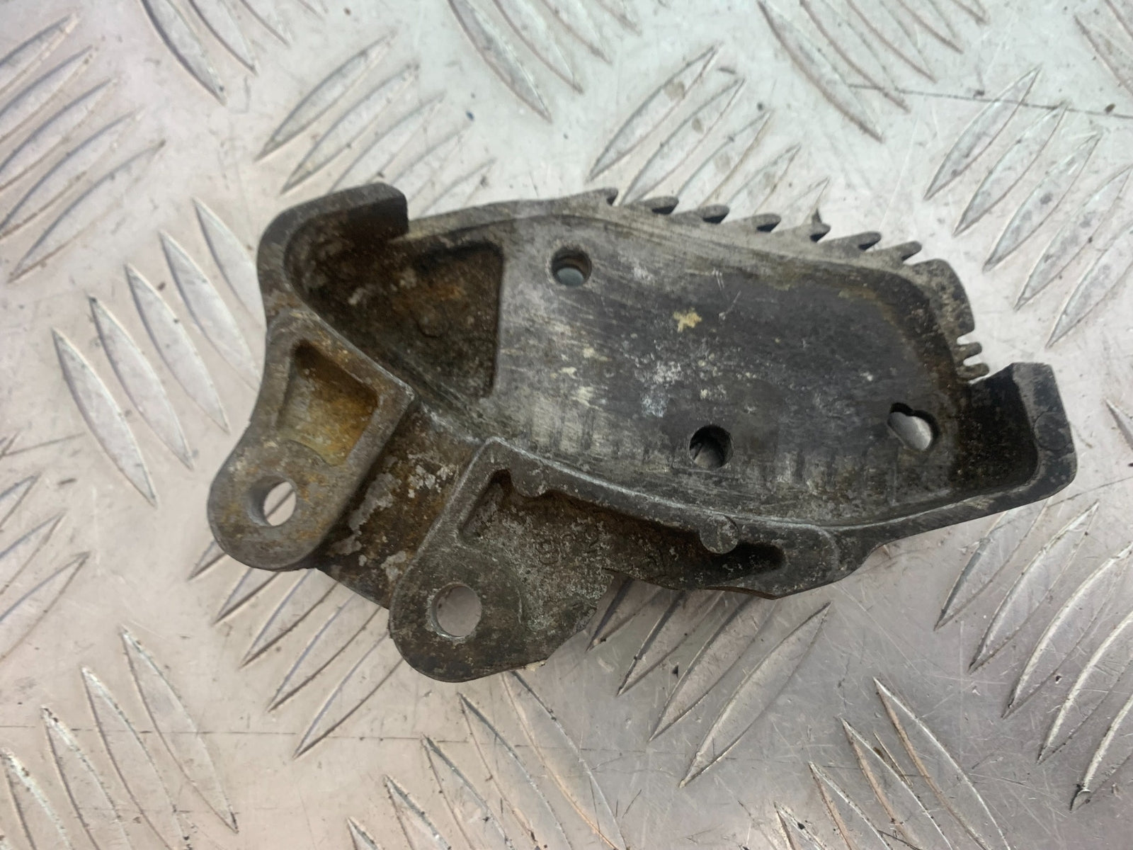 YAMAHA XV535 XV 535 VIRAGO REGULATOR COVER    YEAR 1994-02 (CMB1162)