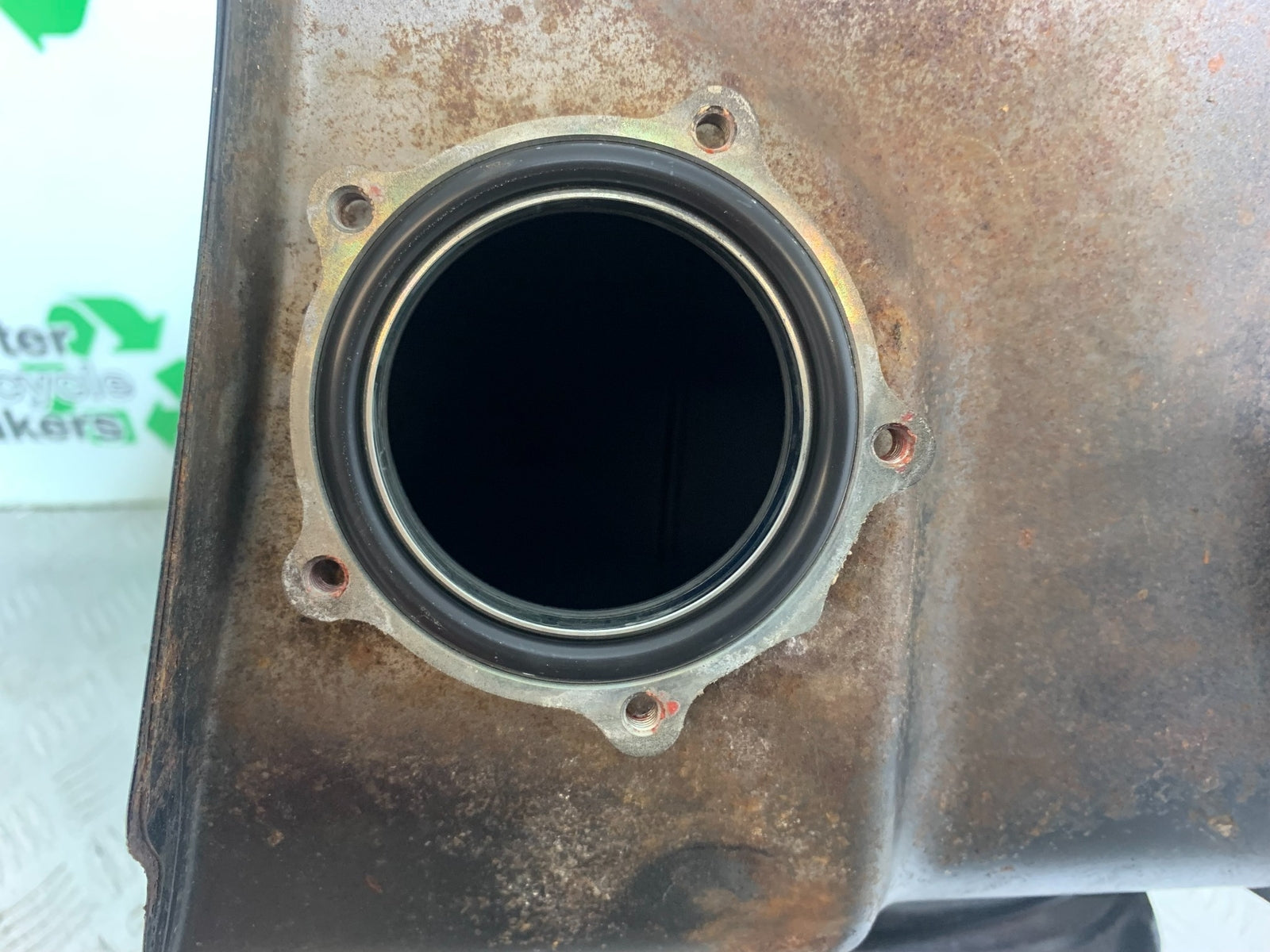 KAWASAKI ZX10R ZX 10R PETROL TANK  YEAR 2011-2015 (CMB1154)