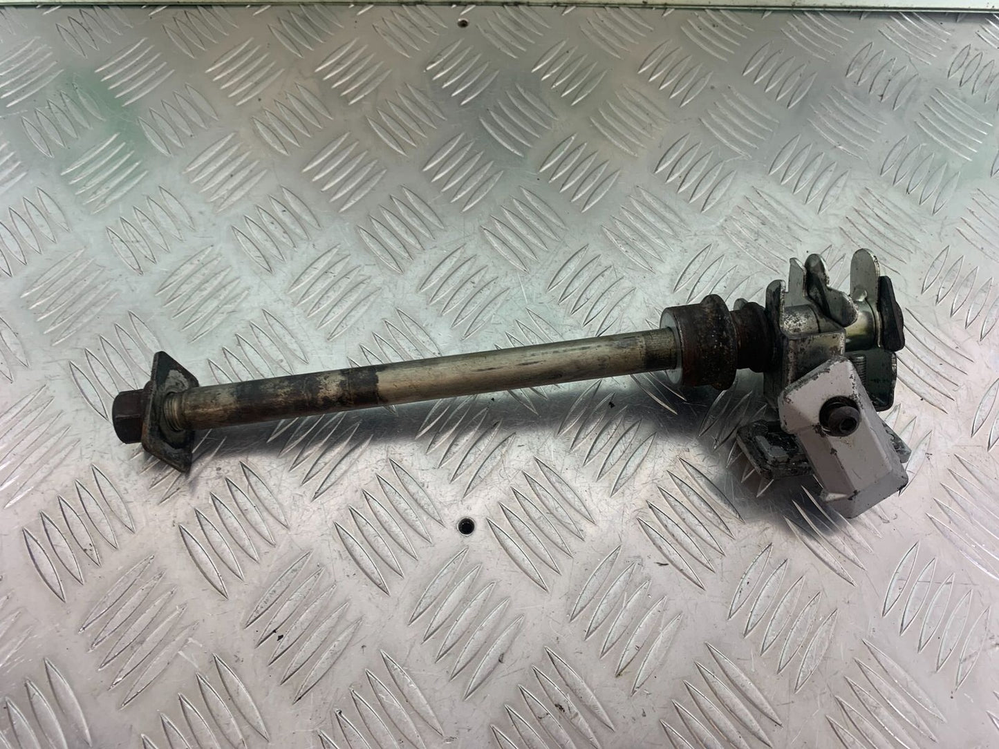 SUZUKI DL 650 V-STROM REAR WHEEL SPINDLE  YEAR 2016 (STOCK 996)