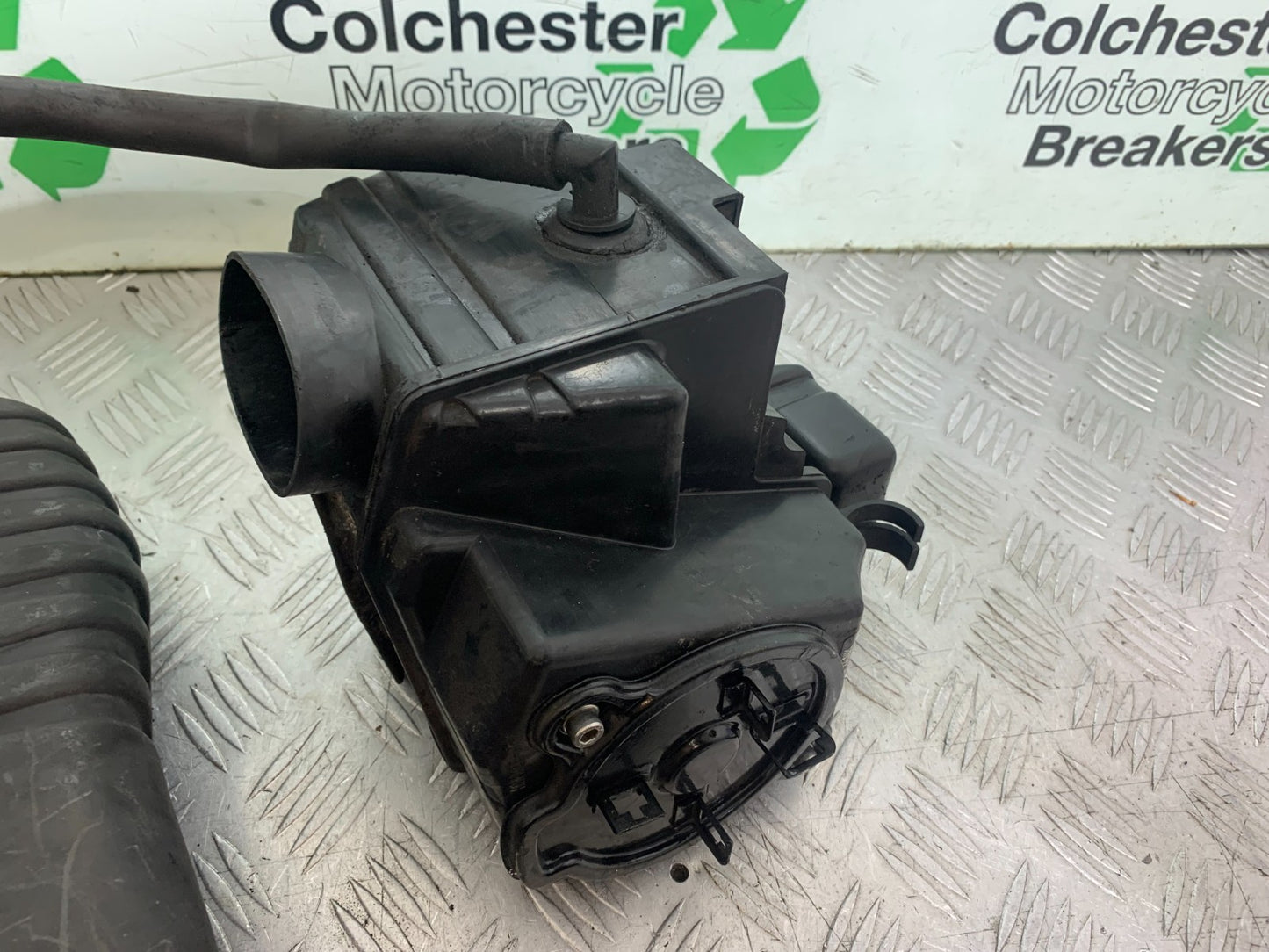 HONDA VT700 VT 700 SHADOW AIRBOX  YEAR 1984-85 (CMB1328)