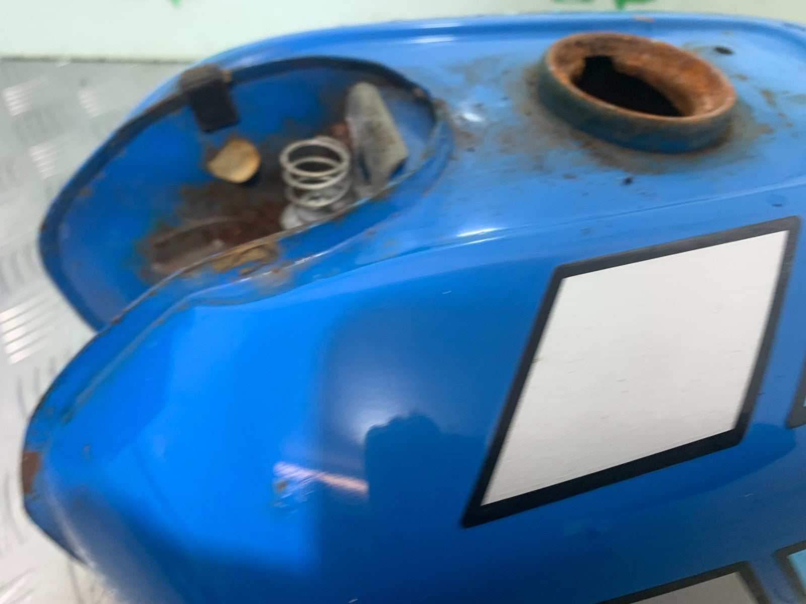 SUZUKI GP100 GP 100 PETROL TANK   YEAR 1978-1988 (CMB1259)