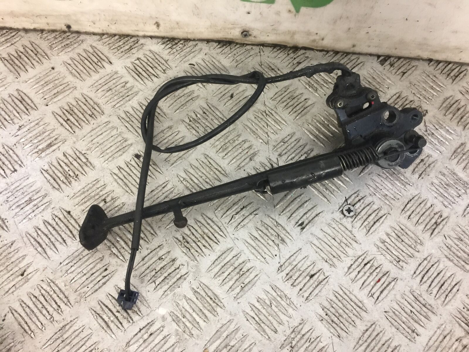 YAMAHA R6 5SL SIDE STAND YEAR 2004 (STOCK 666)