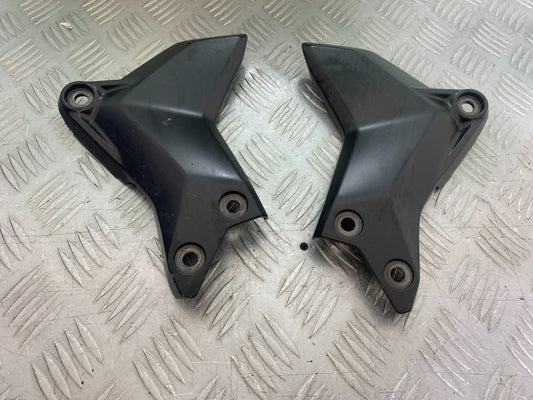 YAMAHA YZF R7 LEFT AND RIGHT FRAME COVERS   YEAR 2022-2025 (CMB1255)