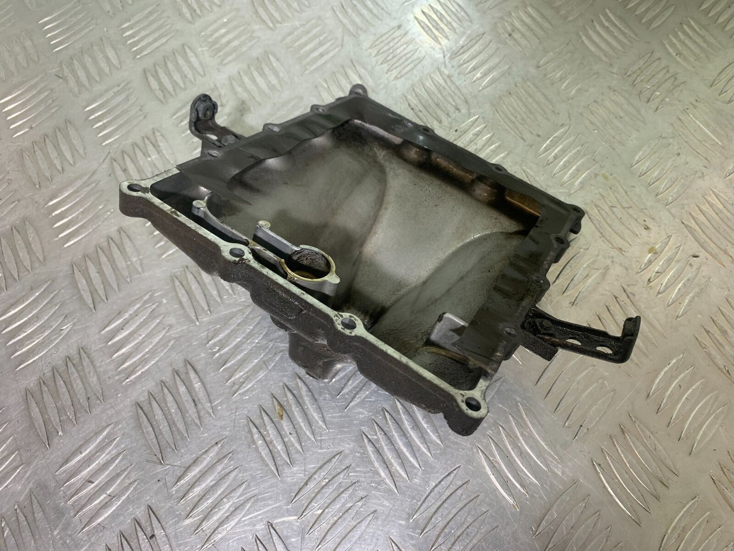 SUZUKI GSXR1000 K1 K2 SUMP  YEAR 2001 (STOCK 753)