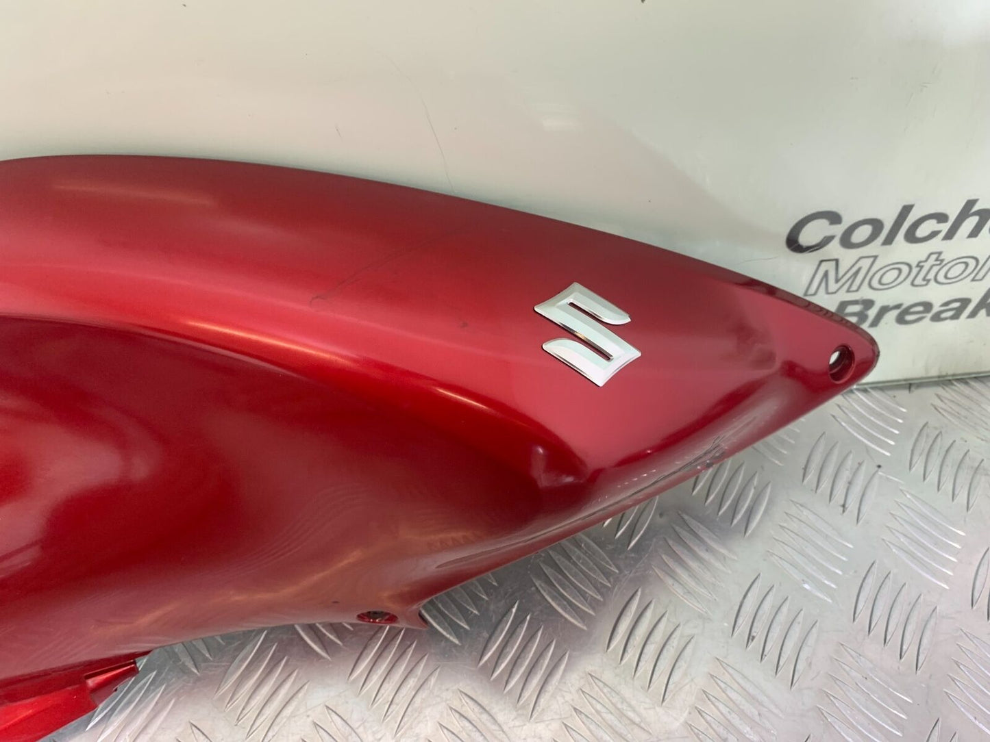 SUZUKI DL 650 V-STROM RIGHT TANK PANEL  YEAR 2016 (STOCK 996)