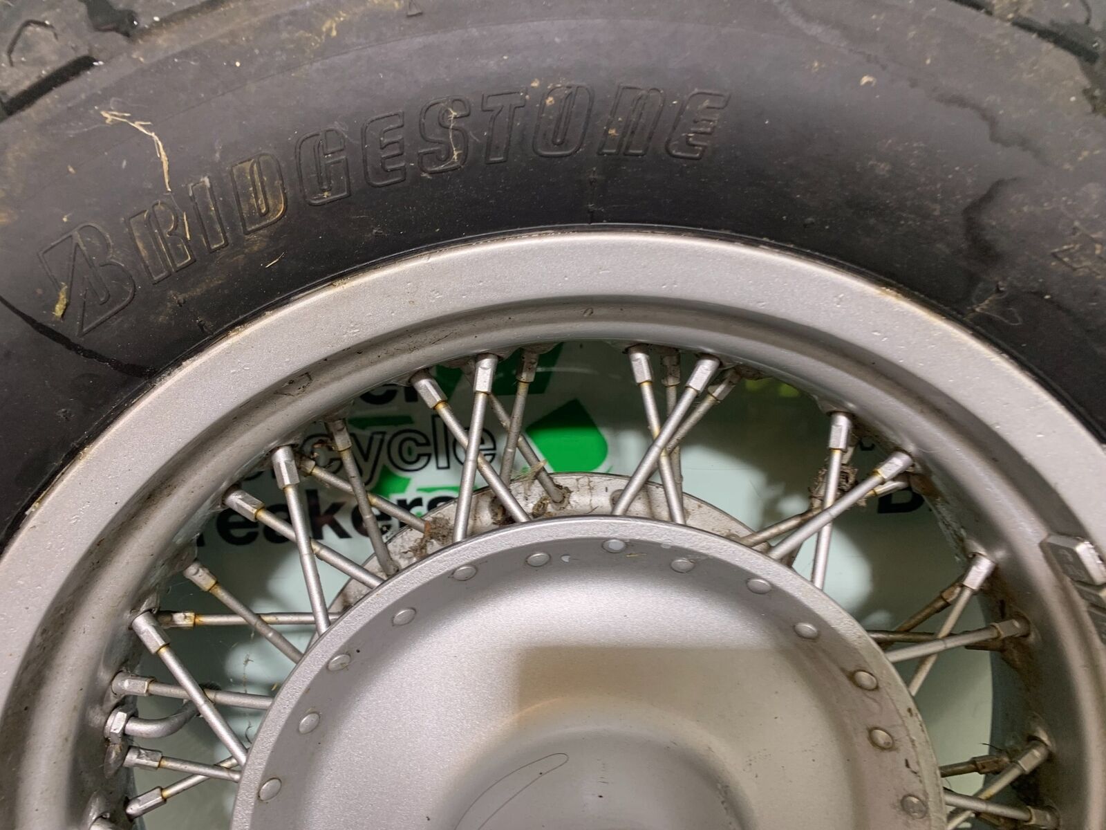 SUZUKI VS1400 VS 1400 INTRUDER REAR WHEEL  YEAR 1988 (CMB1077)