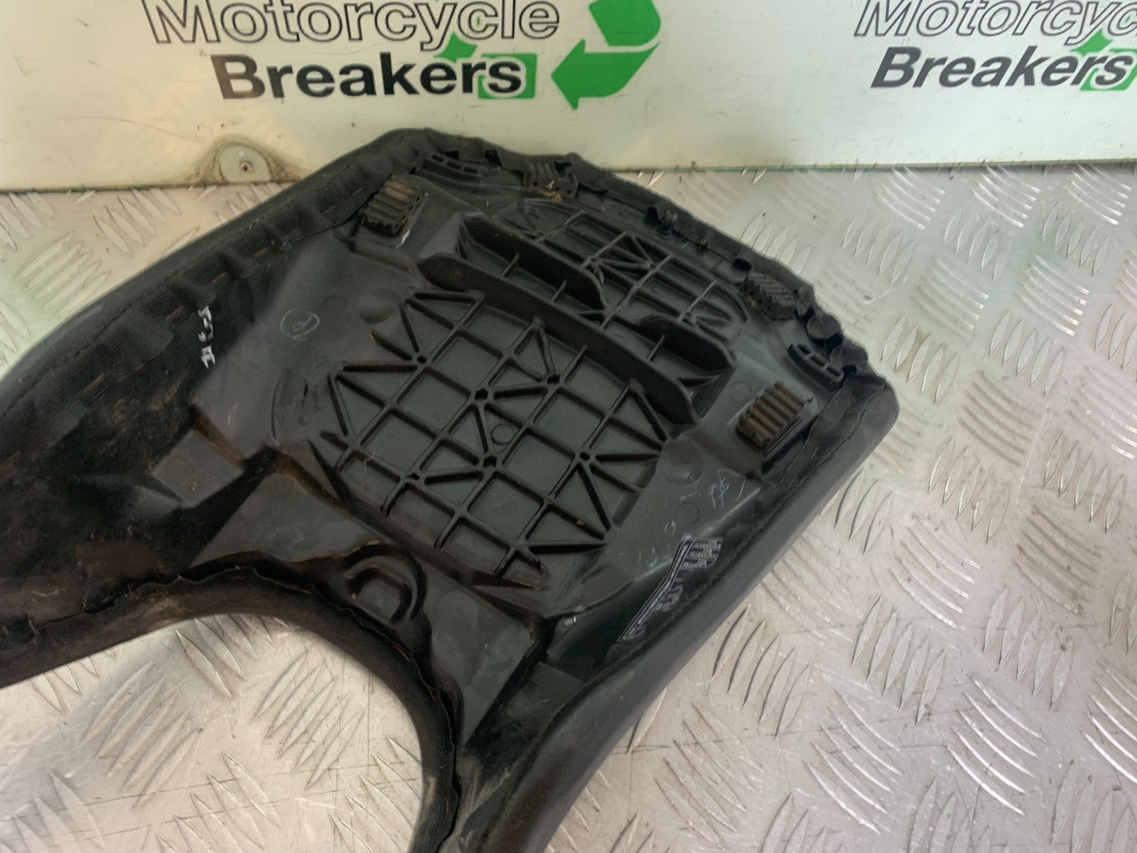 KTM DUKE 125 FRONT SEAT  YEAR 2017-2022 (CMB1222)