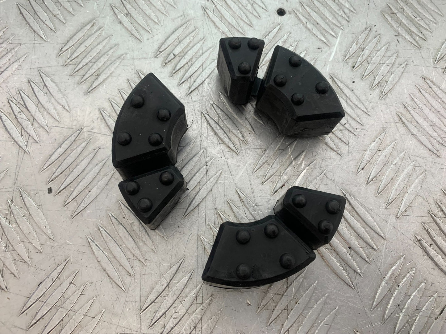 BSA 650 GOLD STAR CUSH DRIVE RUBBERS   YEAR 2022-2025 (CMB1262)