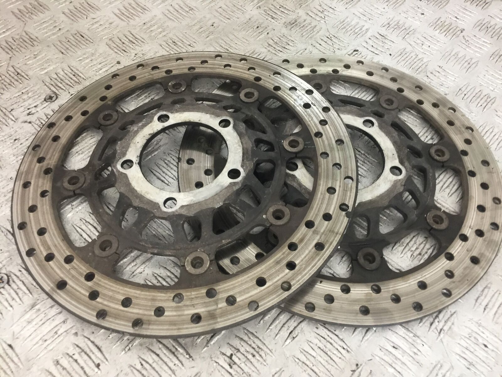 TRIUMPH 600 SPEED FOUR FRONT BRAKE DISCS    YEAR 2002  (STOCK 756)