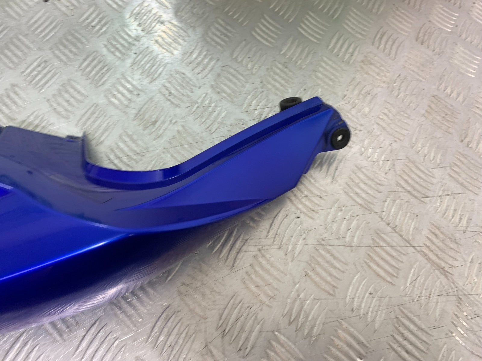 SUZUKI SV1000 SV 1000 RIGHT SEAT PANEL YEAR 2003-2007 (CMB1293)