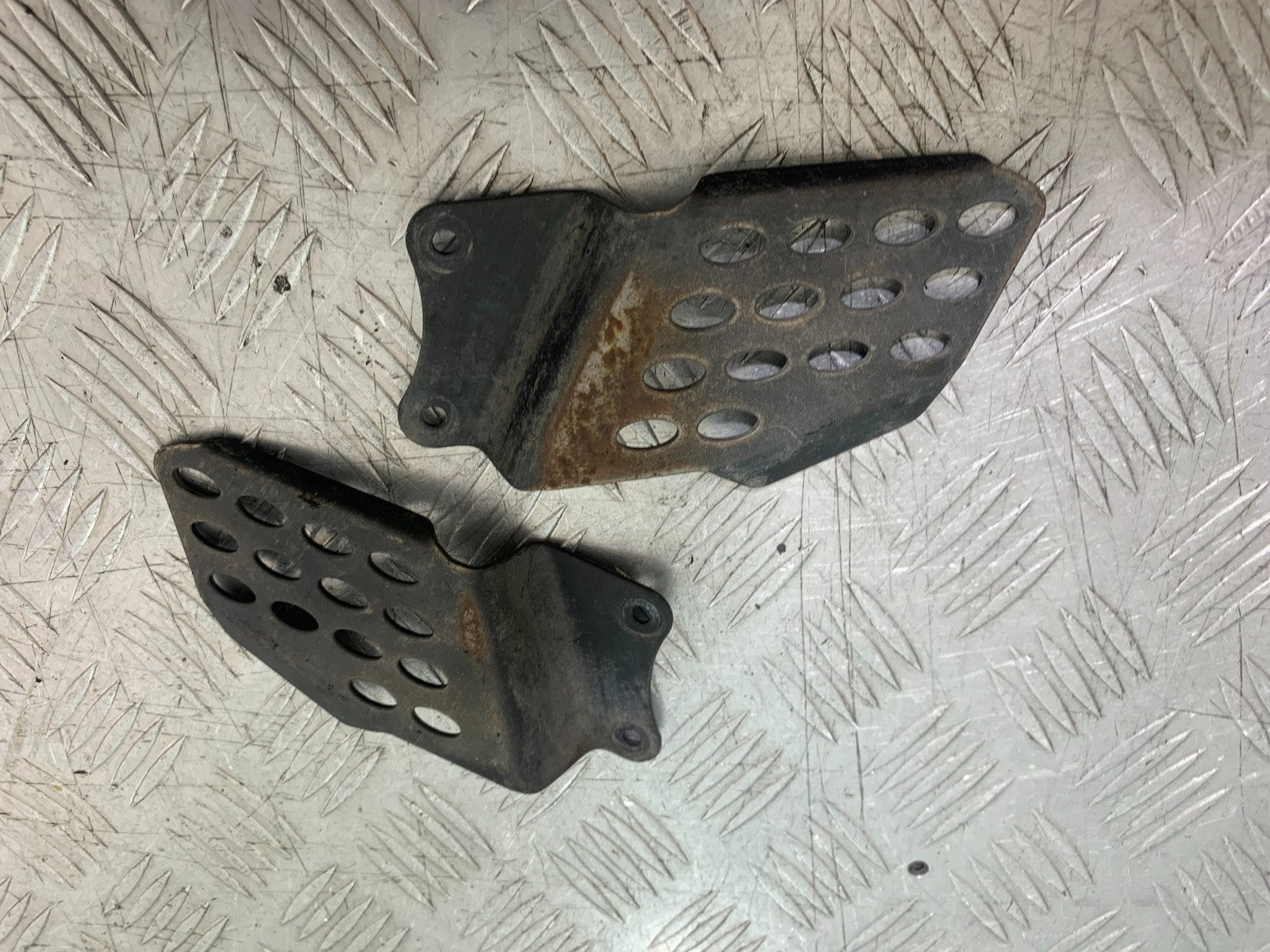 YAMAHA YS125 YS 125 HEEL PLATES YEAR 2017-2021 (CMB1321)