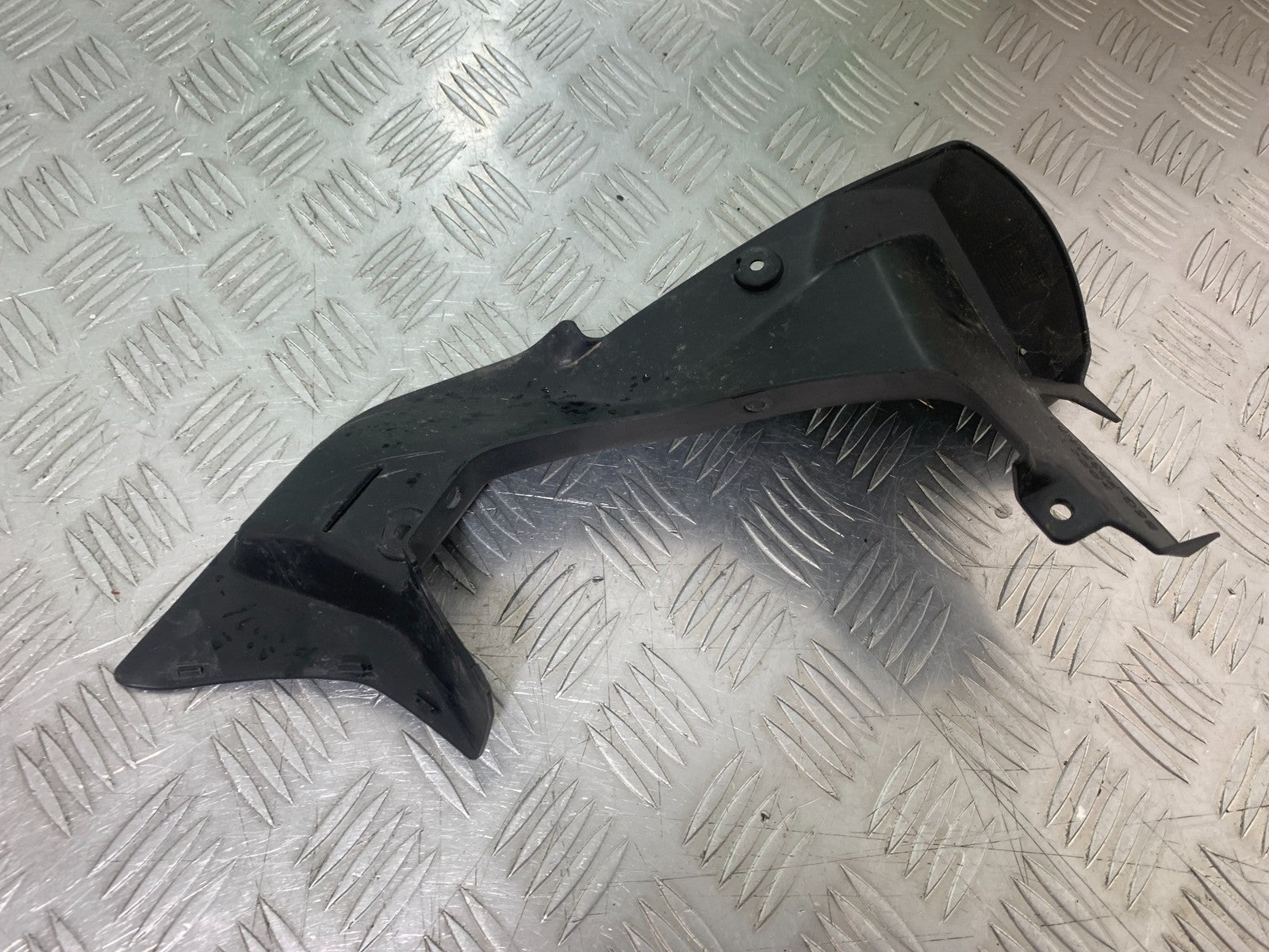 YAMAHA YZF-R125 YZF 125 RIGHT TOP FAIRING INFILL PANEL  YEAR 2019-2022 (CMB1263)