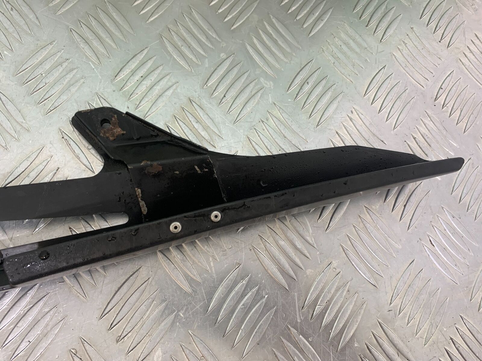 SUZUKI SV650 SV 650 mk1 CHAIN GUARD  YEAR 1999-2002 (CMB1036)