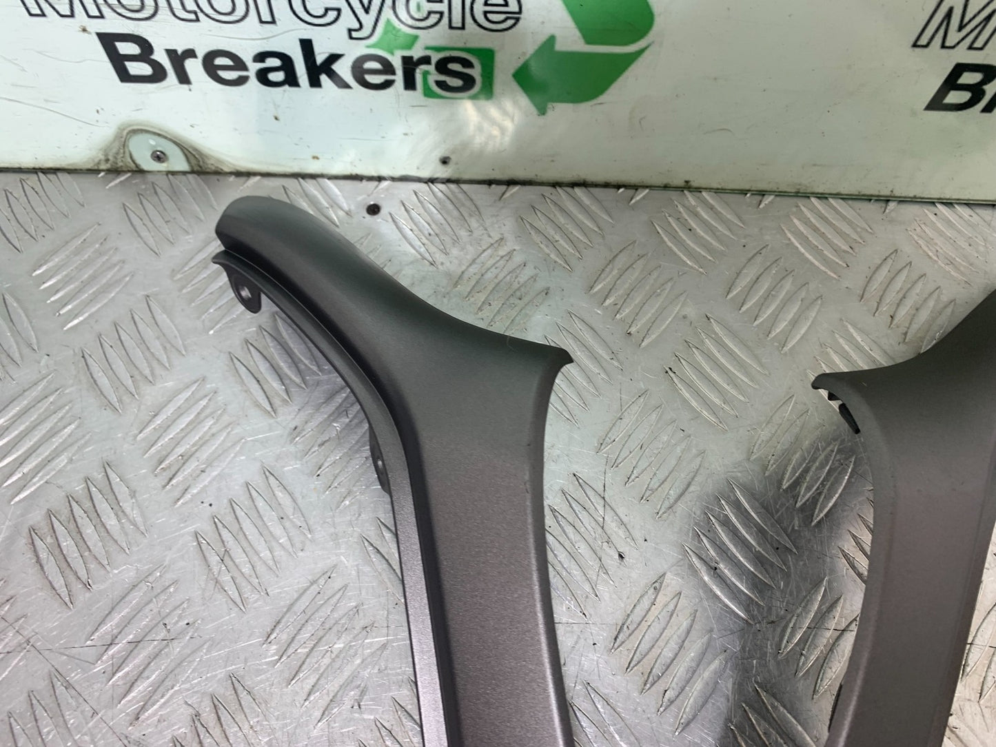 YAMAHA XMAX 300 HANDLEBAR COVER YEAR 2017-2020 (CMB1218)