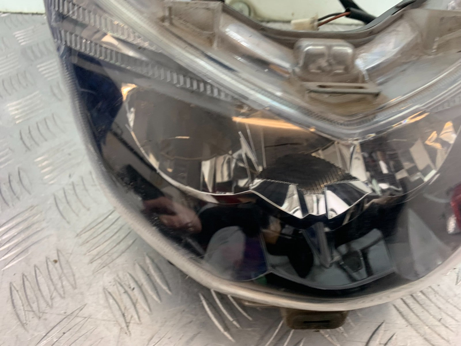 YAMAHA XMAX 125 XMAX-125 HEADLIGHT   YEAR 2015-2020  (CMB1266)