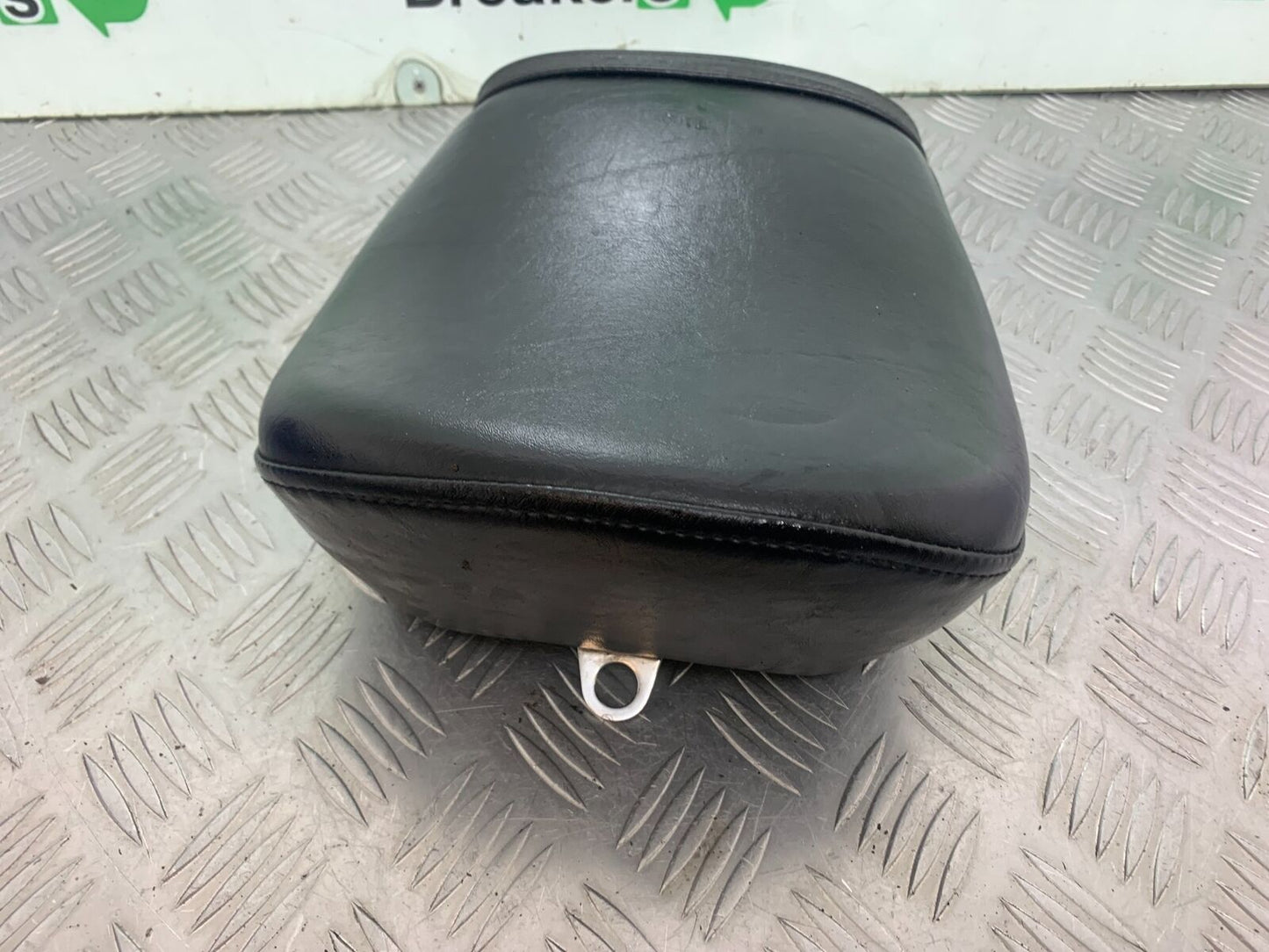 YAMAHA XVS 1100 DRAGSTAR REAR SEAT  YEAR 2000-2007 (CMB1108)