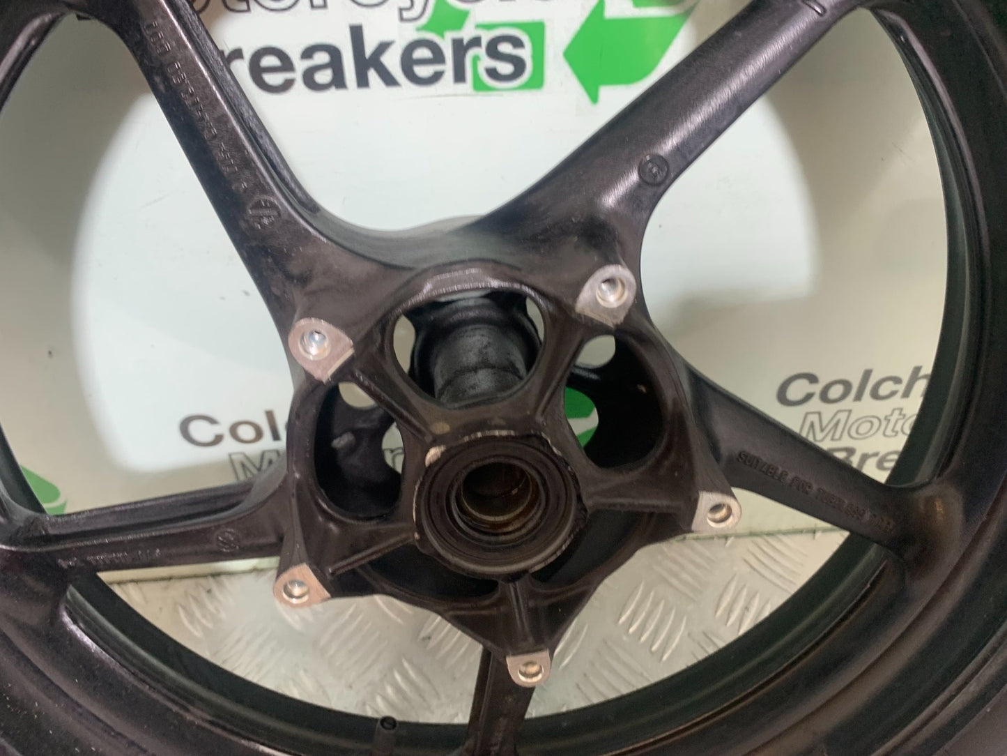 YAMAHA YZF R1 FRONT WHEEL   YEAR 2004-2006 (CMB1155)