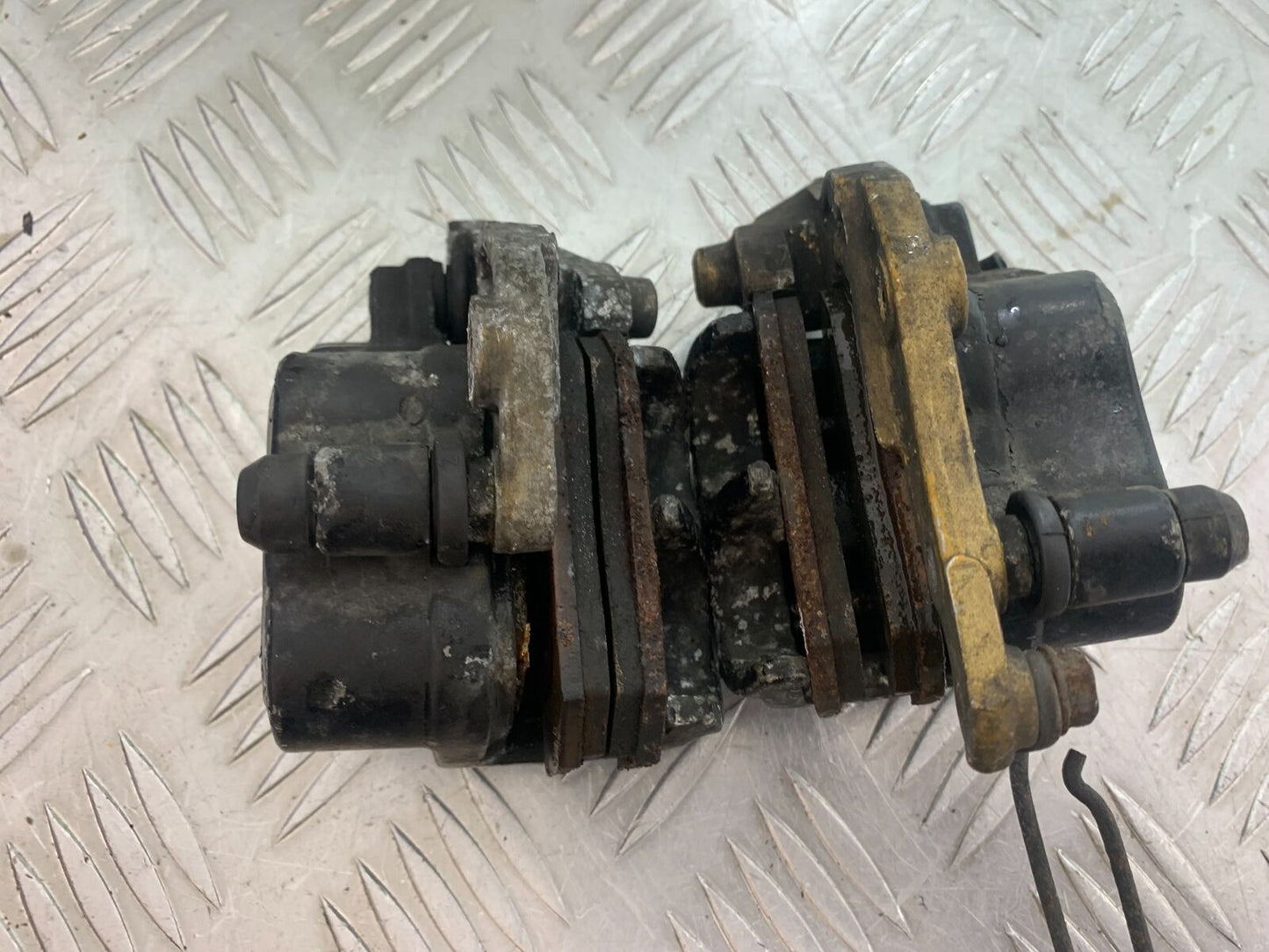 HONDA CBR600 CBR 600 F2 FRONT BRAKE CALIPERS  YEAR 1991-1993 (CMB1114)