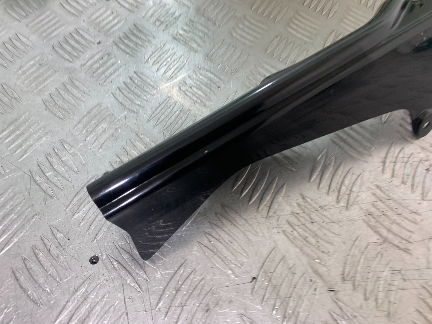 TRIUMPH 1050 SPEED TRIPLE CHAIN GUARD  YEAR 2005-2007 (CMB1322)