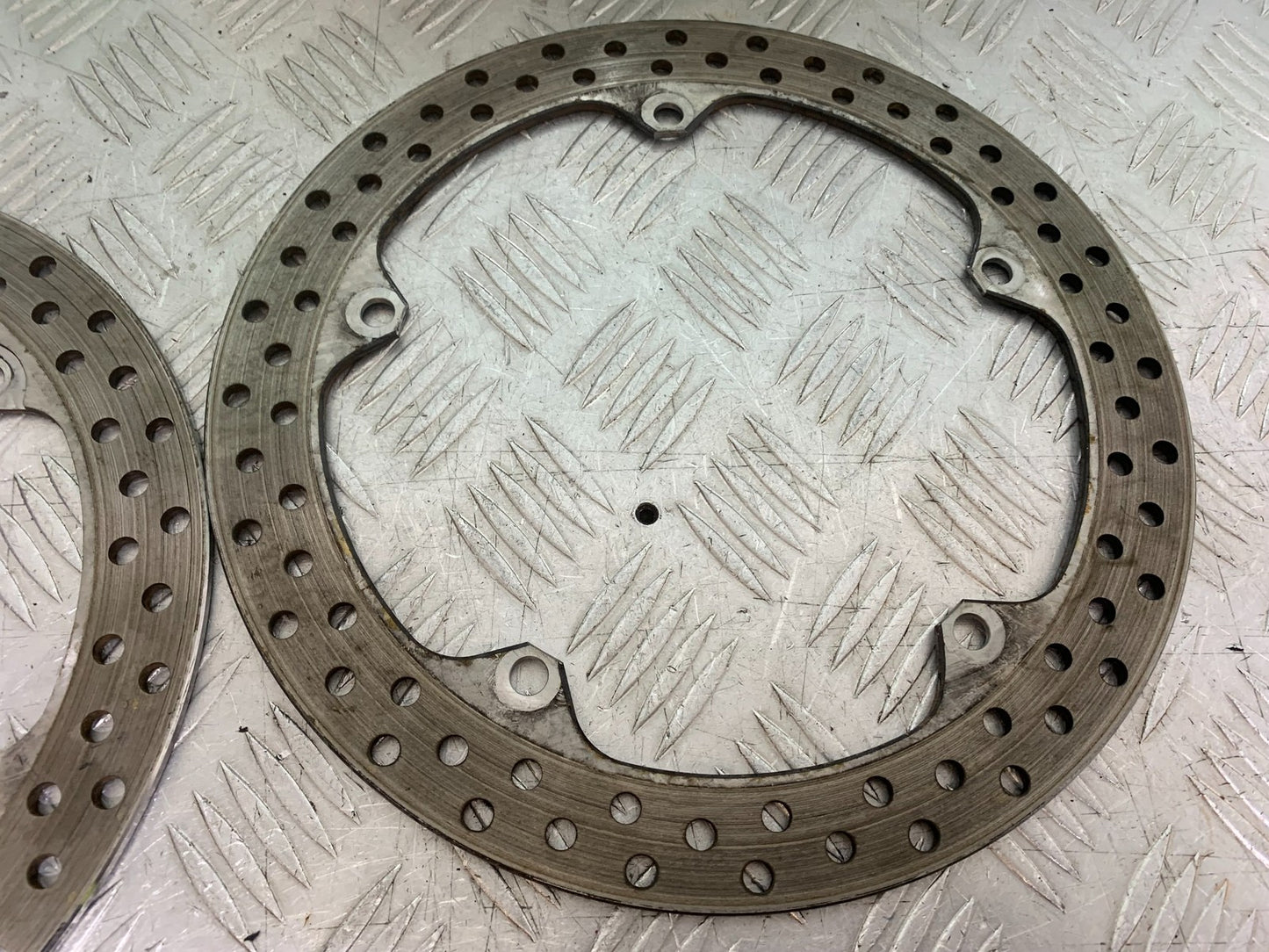 TRIUMPH TRIDENT 660 FRONT BRAKE DISCS YEAR 2021-2024 (CMB1295)