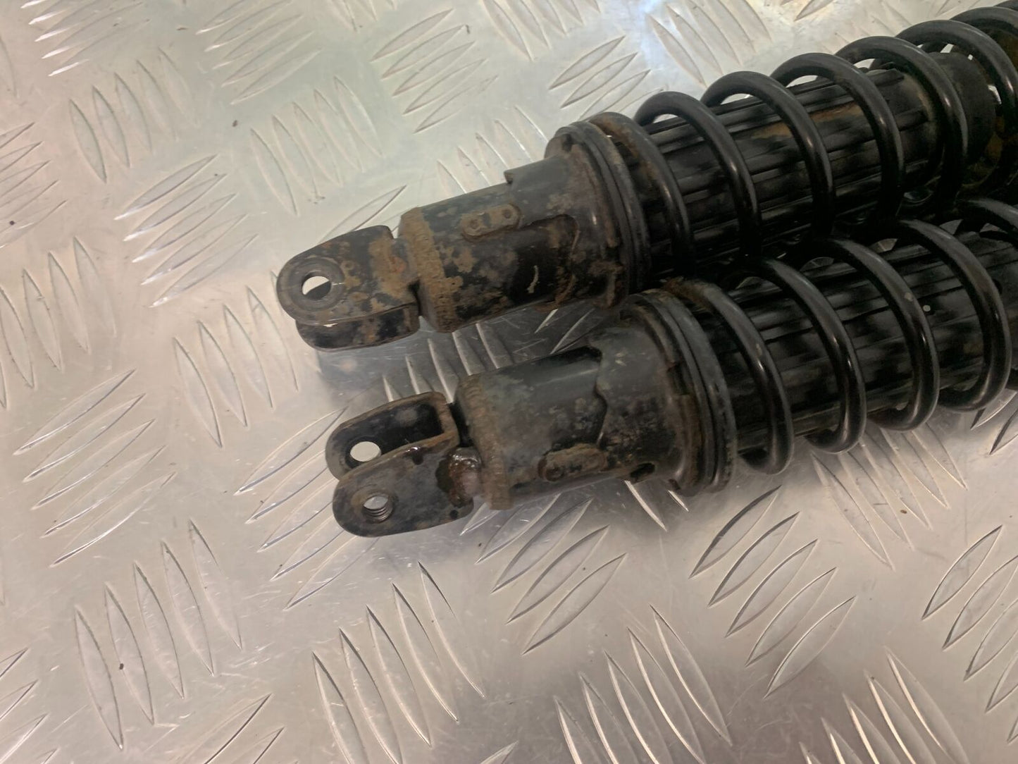 YAMAHA YP125 R X MAX REAR SHOCKS  YEAR 2014 (STOCK 949)