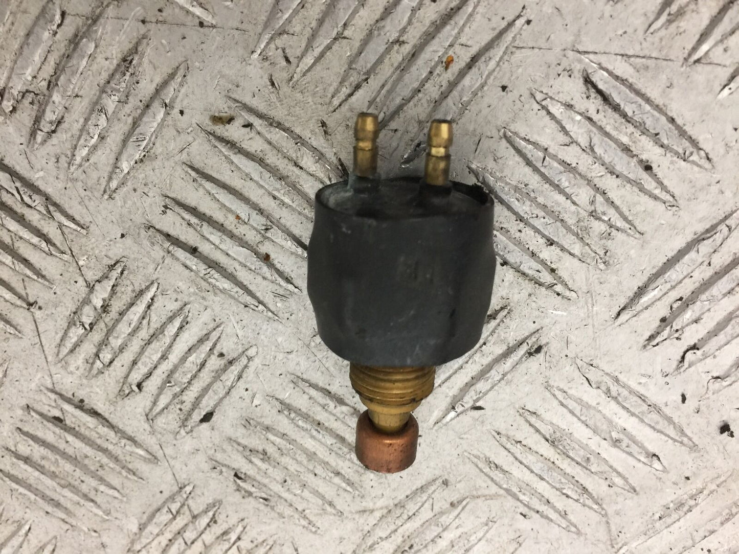 KAWASAKI ZX9R ZX9B RADIATOR FAN SWITCH   YEAR 1994 (STOCK 860)
