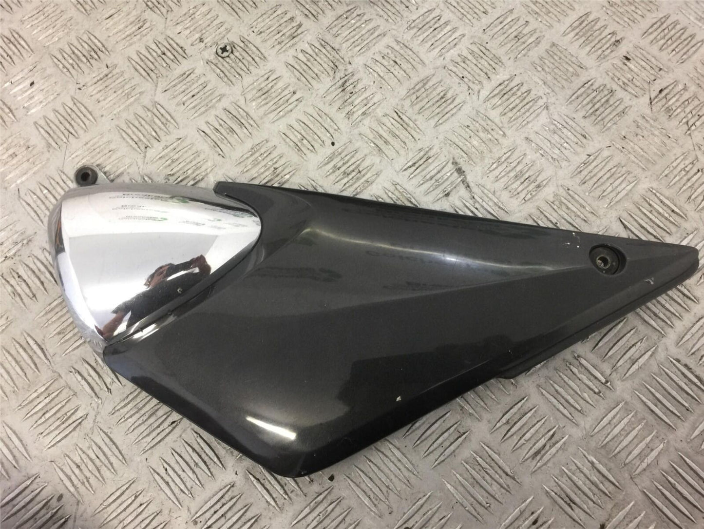 SUZUKI GSF600 GSF 600 BANDIT LEFT SIDE PANEL  YEAR 2003